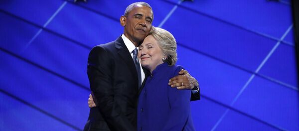 Tổng thống Mỹ Barack Obama và ứng cử viên tổng thống đảng Dân chủ Hillary Clinton Tổng thống Mỹ Barack Obama và ứng cử viên tổng thống đảng Dân chủ Hillary Clinton - Sputnik Việt Nam