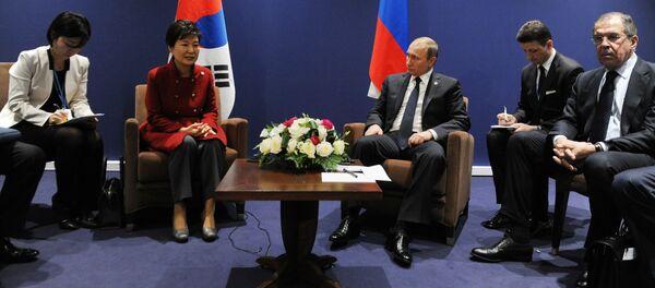 ông Putin và bà Park Geun-hye - Sputnik Việt Nam