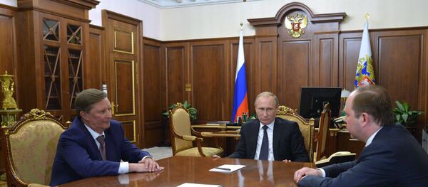 Tổng thống Vladimir Putin gặp ông Sergei Ivanov và ông Anton Vaino Tổng thống Vladimir Putin gặp ông Sergei Ivanov và ông Anton Vaino - Sputnik Việt Nam