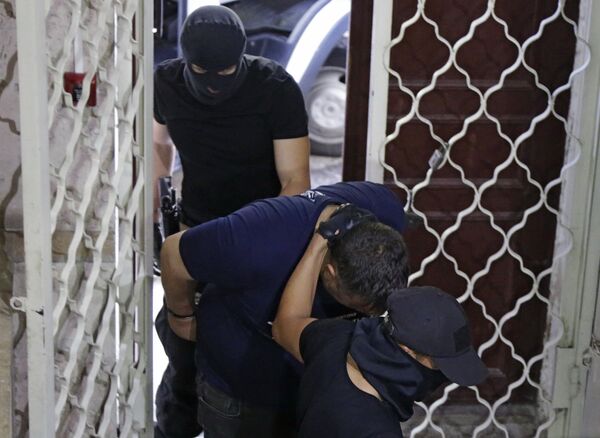 Bắt giữ nghi phạm Yevgeny Panov trong vụ tổ chức tấn công khủng bố ở Crưm Bắt giữ nghi phạm Yevgeny Panov trong vụ tổ chức tấn công khủng bố ở Crưm - Sputnik Việt Nam