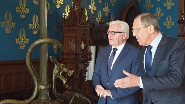 Bộ trưởng Ngoại giao Nga Sergei Lavrov và Bộ trưởng Ngoại giao Đức Frank-Walter Steinmeier - Sputnik Việt Nam