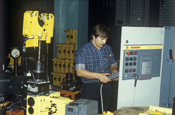 Nhà máy công cụ Vô sản Đỏ mang tên A.I.Efremov ở Moskva - Sputnik Việt Nam