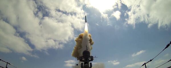 Xem tàu chiến Nga phóng tên lửa Kalibr vào các cơ sở khủng bố ở Syria (Video) - Sputnik Việt Nam