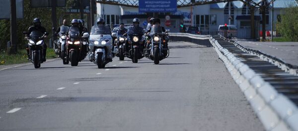 Các thành viên của câu lạc bộ “Những con sói đêm” tham gia hành trình mô tô nhân dịp kỷ niệm 70 năm Chiến thắng phát xít Đức. - Sputnik Việt Nam