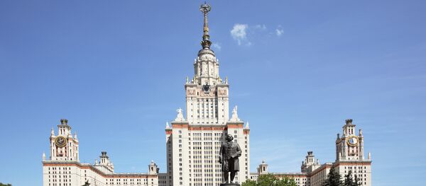 Tòa tháp Đại học Tổng hợp Quốc gia Matxcơva mang tên M.V. Lomonosov - Sputnik Việt Nam