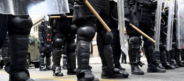 Các nhân viên cảnh sát trên đường phố Baltimore - Sputnik Việt Nam