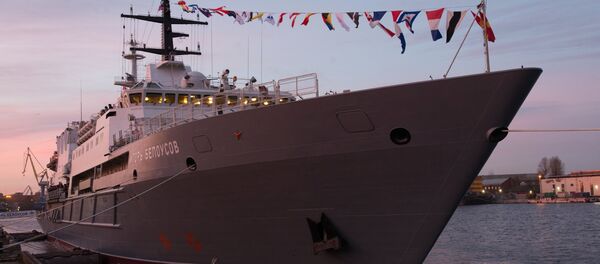 Церемония подъема флага на спасательном судне Игорь Белоусов в Санкт-Петербурге - Sputnik Việt Nam