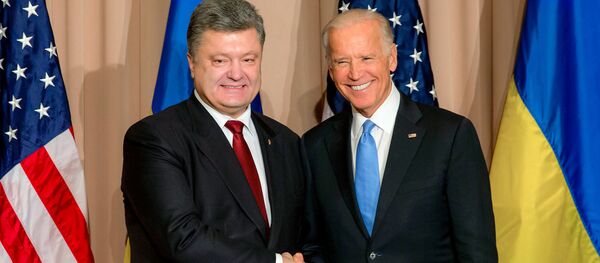 Joe Biden và Petro Poroshenko - Sputnik Việt Nam