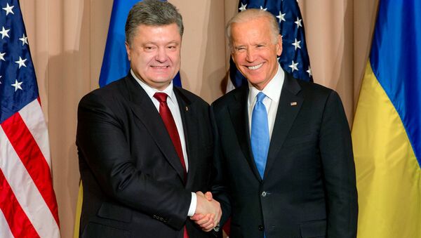 Joe Biden và Petro Poroshenko - Sputnik Việt Nam