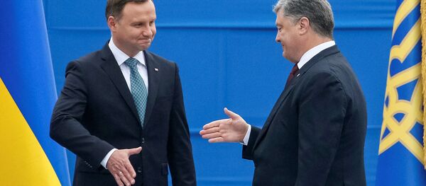 Tổng thống Ba Lan và Ukraina Andrzej Duda và Pyotr Poroshenko - Sputnik Việt Nam