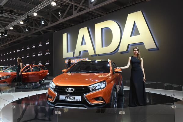 Xe LADA Vesta tại Triễn lãm xe hơi quốc tế Matxcơva 2016 - Sputnik Việt Nam