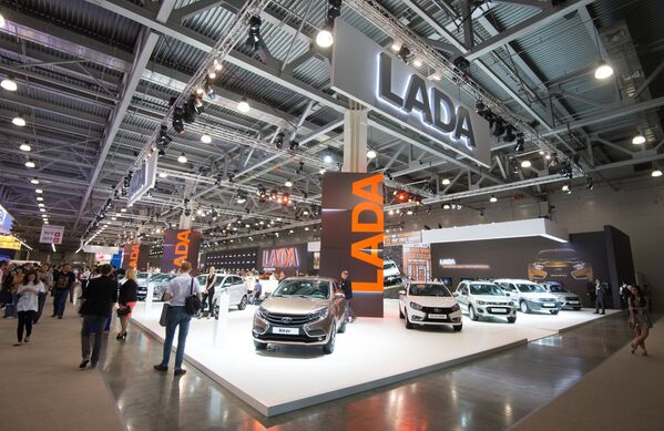 Gian trưng bày xe LADA ở Triễn lãm xe hơi  quốc tế Matxcơva 2016 - Sputnik Việt Nam