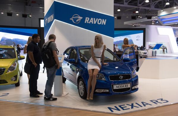 Xe Ravon Nexia R3 tại  Triễn lãm xe hơi  quốc tế Matxcơva 2016 - Sputnik Việt Nam