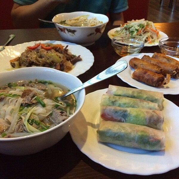 Những món ăn Việt tại Nem's Những món ăn Việt tại Nem's - Sputnik Việt Nam