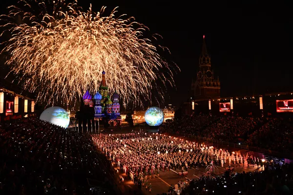 Màn pháo hoa tại lễ khai mạc Liên hoan Quân nhạc Quốc tế Tháp Spasskaya - 2016 tại Matxcơva Màn pháo hoa tại lễ khai mạc Liên hoan Quân nhạc Quốc tế Tháp Spasskaya - 2016 tại Matxcơva - Sputnik Việt Nam