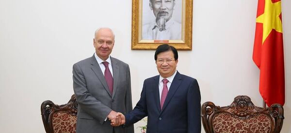 Chiều 30/8, tại Trụ sở Chính phủ, Phó Thủ tướng Trịnh Đình Dũng đã tiếp Đại sứ đặc mệnh toàn quyền Liên bang Nga tại Việt Nam Konstantin Vnukov. - Sputnik Việt Nam