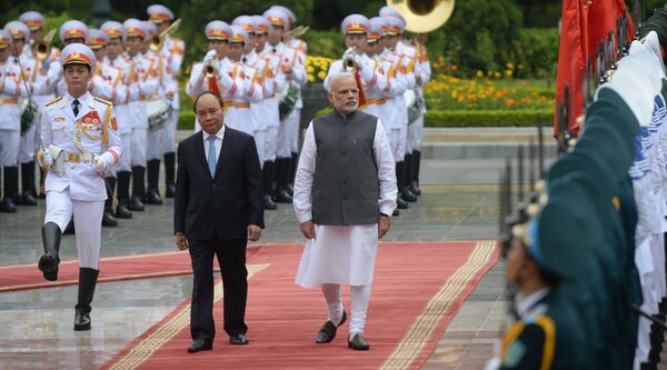 Thủ tướng Việt Nam Nguyễn Xuân Phúc tiếp Thủ tướng Ấn Độ Narendra Modi thăm Việt Nam Thủ tướng Việt Nam Nguyễn Xuân Phúc tiếp Thủ tướng Ấn Độ Narendra Modi thăm Việt Nam - Sputnik Việt Nam