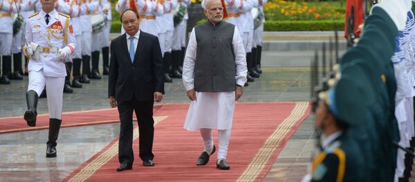 Thủ tướng Việt Nam Nguyễn Xuân Phúc tiếp Thủ tướng Ấn Độ Narendra Modi thăm Việt Nam - Sputnik Việt Nam