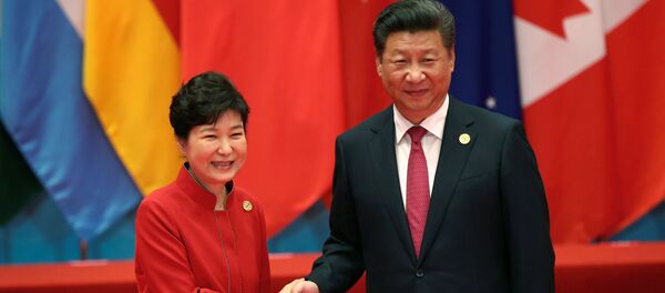 Chủ tịch Trung Quốc Tập Cận Bình và Tổng thống Hàn Quốc Park Geun-hye Chủ tịch Trung Quốc Tập Cận Bình và Tổng thống Hàn Quốc Park Geun-hye - Sputnik Việt Nam