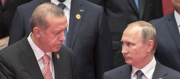 Tổng thống Nga Vladimir Putin và Tổng thống Thổ Nhĩ Kỳ Recep Tayyip Erdogan chụp ảnh chung với các Trưởng phái đoàn đại biểu quốc gia thành viên G20 ở Hàng Châu Tổng thống Nga Vladimir Putin và Tổng thống Thổ Nhĩ Kỳ Recep Tayyip Erdogan chụp ảnh chung với các Trưởng phái đoàn đại biểu quốc gia thành viên G20 ở Hàng Châu - Sputnik Việt Nam