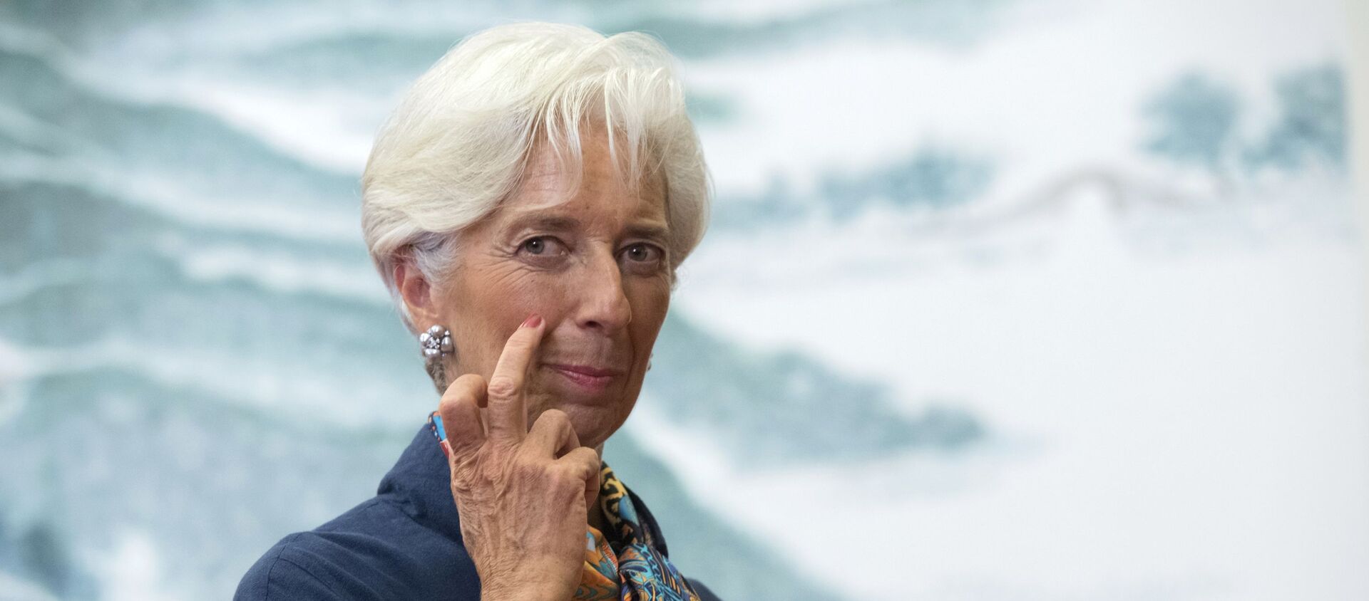 Chủ tọa-Giám đốc Quỹ Tiền tệ Quốc tế Christine Lagarde trước nghi lễ tiếp tân trọng thể nhân danh Chủ tịch Trung Quốc vinh danh các Trưởng phái đoàn đại biểu dự Hội nghị thượng đỉnh G20 - Sputnik Việt Nam, 1920, 12.10.2018