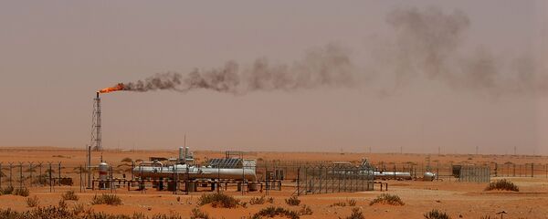 Khai thác dầu mỏ ở Ả Rập Xê-út Khai thác dầu mỏ ở Ả Rập Xê-út - Sputnik Việt Nam