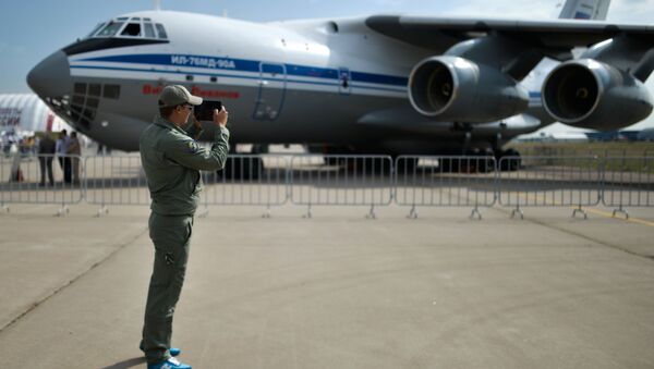 Máy bay Nga Il-76MD-90A - Sputnik Việt Nam