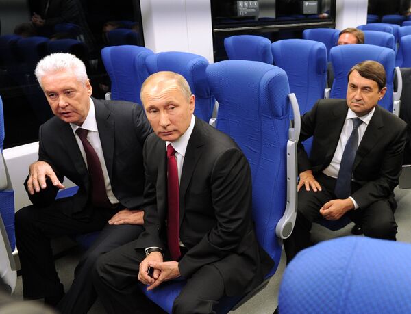 Ông Putin thân chinh đi tàu kiểm tra Vòng tròn trung tâm Matxcơva  - Sputnik Việt Nam