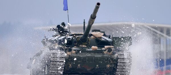 Xe tăng T-72 trong giai đoạn vòng loại cuộc thi Biathlon tank 2016 - Sputnik Việt Nam