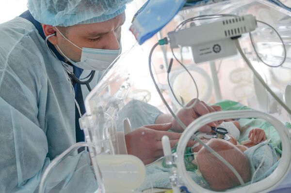 Sự cô đơn được mặc định trong đời? Những người bị sinh non lớn lên khó tìm bạn đời  - Sputnik Việt Nam