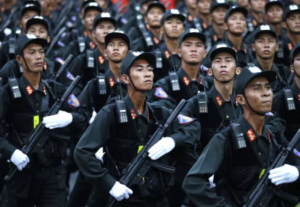 Diễu hành trọng thể kỷ niệm 40 năm Việt Nam thống nhất đất nước Diễu hành trọng thể kỷ niệm 40 năm Việt Nam thống nhất đất nước - Sputnik Việt Nam