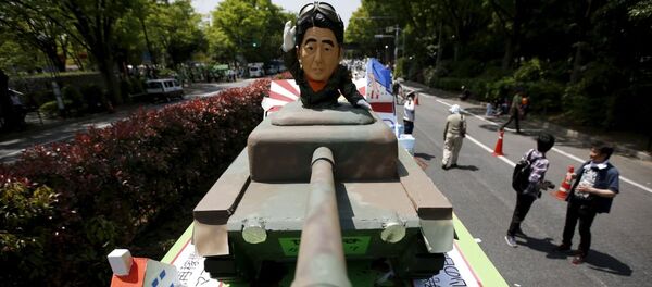 Biểu tình ngày 1 tháng Năm ở trung tâm Tokyo chống quân sự hóa đất nước Biểu tình ngày 1 tháng Năm ở trung tâm Tokyo chống quân sự hóa đất nước - Sputnik Việt Nam