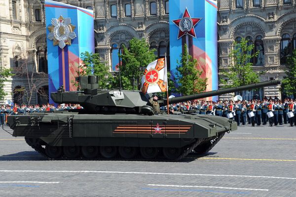 Xe tăng bánh xích T-14 trên nền tảng Armata trong cuộc diễu binh trên Quảng trường Đỏ. - Sputnik Việt Nam