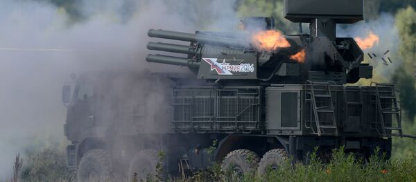 Tổ hợp tên lửa-pháo phòng không 96K6 Pantshir-S1 trong thời gian trình diễn huấn luyện trên thao trường Alabino tại Diễn đàn quân sự-kỹ thuật quốc tế Quân đội-2016 - Sputnik Việt Nam