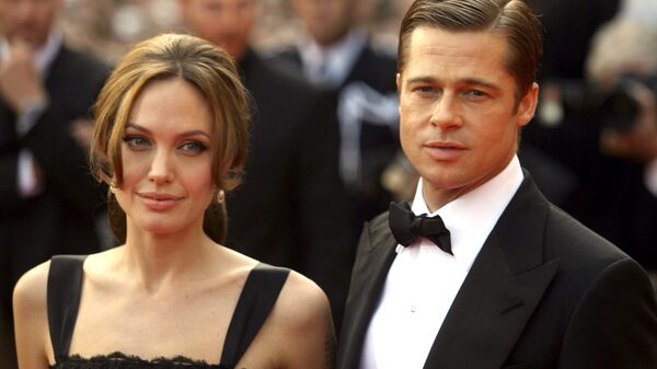 Angelina Jolie và Brad Pitt  - Sputnik Việt Nam