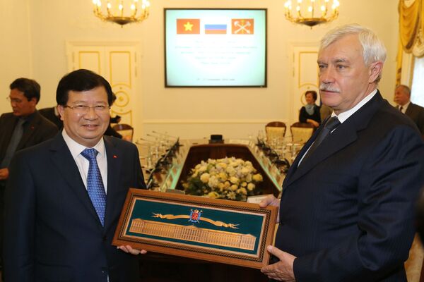 Cuộc hội đàm giữa Thống đốc St. Petersburg Georgy Poltavchenko và Phó Thủ tướng Việt Nam Trịnh Đình Dũng - Sputnik Việt Nam