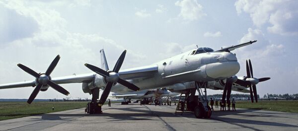 Máy bay ném bom mang tên lửa Tu-95MS của Nga - Sputnik Việt Nam