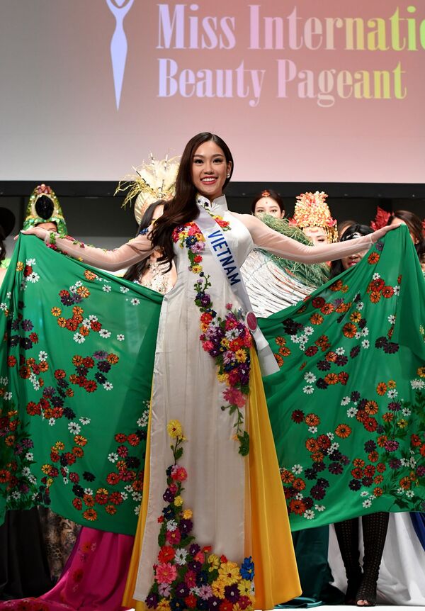 Các thí sinh tham dự cuộc thi Miss International Beauty Pageant ở Tokyo - Sputnik Việt Nam