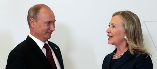 Ứng viên tổng thống đảng Dân chủ Hillary Clinton và Tổng thống Nga Vladimir Putin - Sputnik Việt Nam