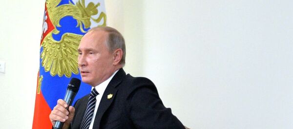 Tổng thống Nga Vladimir Putin tại cuộc họp báo về kết quả hội nghị thượng đỉnh BRICS - Sputnik Việt Nam