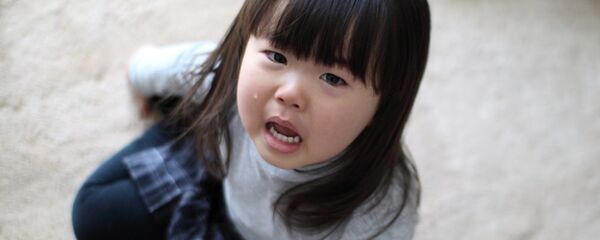 Bé gái đang khóc - Sputnik Việt Nam