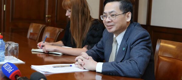 Thống đốc tỉnh Tomsk, ông Sergey Zhvachkin đã có buổi gặp và làm việc với Tổng lãnh sự Việt Nam tại Ekaterinburg ông Vũ Huy Mừng. - Sputnik Việt Nam