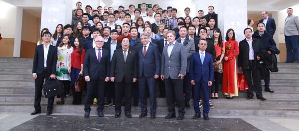 Ngày 26 tháng 10, phái đoàn của nước Cộng hoà xã hội chủ nghĩa Việt Nam do Đại sứ Nguyễn Thanh Sơn dẫn đầu đã đến thăm Trường Đại học kỹ thuật dầu mỏ Ufa (UGNTU). Ngày 26 tháng 10, phái đoàn của nước Cộng hoà xã hội chủ nghĩa Việt Nam do Đại sứ Nguyễn Thanh Sơn dẫn đầu đã đến thăm Trường Đại học kỹ thuật dầu mỏ Ufa (UGNTU). - Sputnik Việt Nam