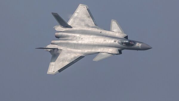 Китайский истребитель J-20 во время авиашоу в Китае - Sputnik Việt Nam