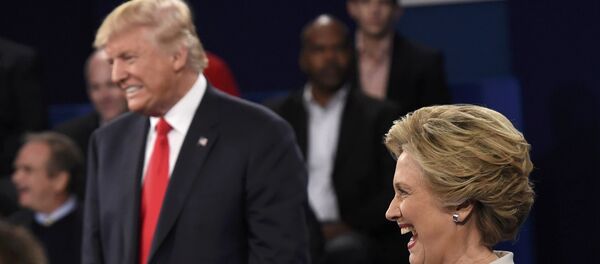 Cuộc tranh luận thứ hai giữa Donald Trump và Hillary Clinton - Sputnik Việt Nam