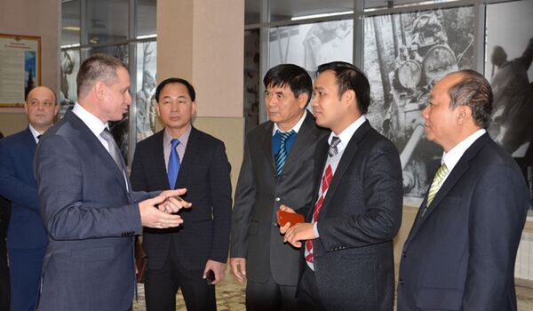 Đoàn công tác của Bộ Công an Việt Nam đã đến thăm Cục quản lý giao thông thuộc Bộ nội vụ Nga tại Moskva. - Sputnik Việt Nam