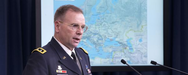 Chỉ huy lực lượng bộ binh Mỹ tại châu Âu, Trung tướng Ben Hodges - Sputnik Việt Nam