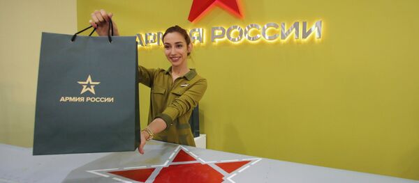 Cửa hàng “Quân đội Nga” ở thủ đô Matxcơva. - Sputnik Việt Nam