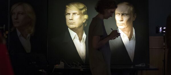 Chân dung tổng thống Mỹ Donald Trump và Tổng thống Nga Vladimir Putin trong quán rượu Jack Union tại Moskva Chân dung tổng thống Mỹ Donald Trump và Tổng thống Nga Vladimir Putin trong quán rượu Jack Union tại Moskva - Sputnik Việt Nam