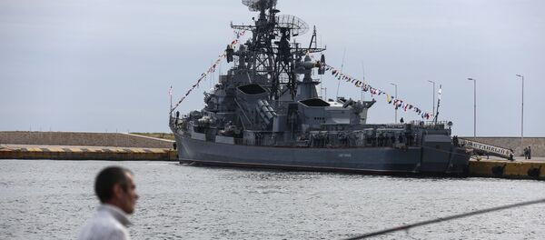 Сторожевой корабль Сметливый в греческом порту Пирей - Sputnik Việt Nam